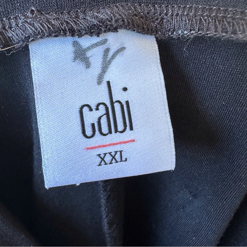 CAbi Black Cropped Wide-Leg Snap-Trim Pants - Picture 7 of 8